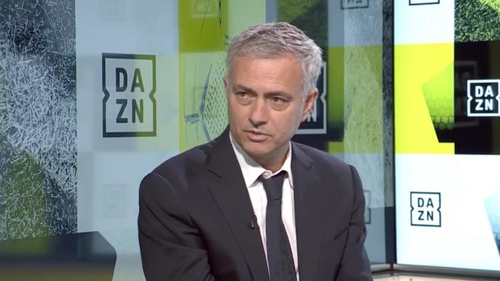 Mourinho no se pudo resistir y habló del 'Clásico'. Captura/DAZN