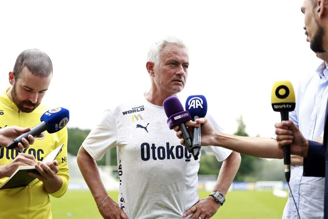Mourinho tiene que hacer frente a unos problemas que antes no contemplaba. Fenerbahce