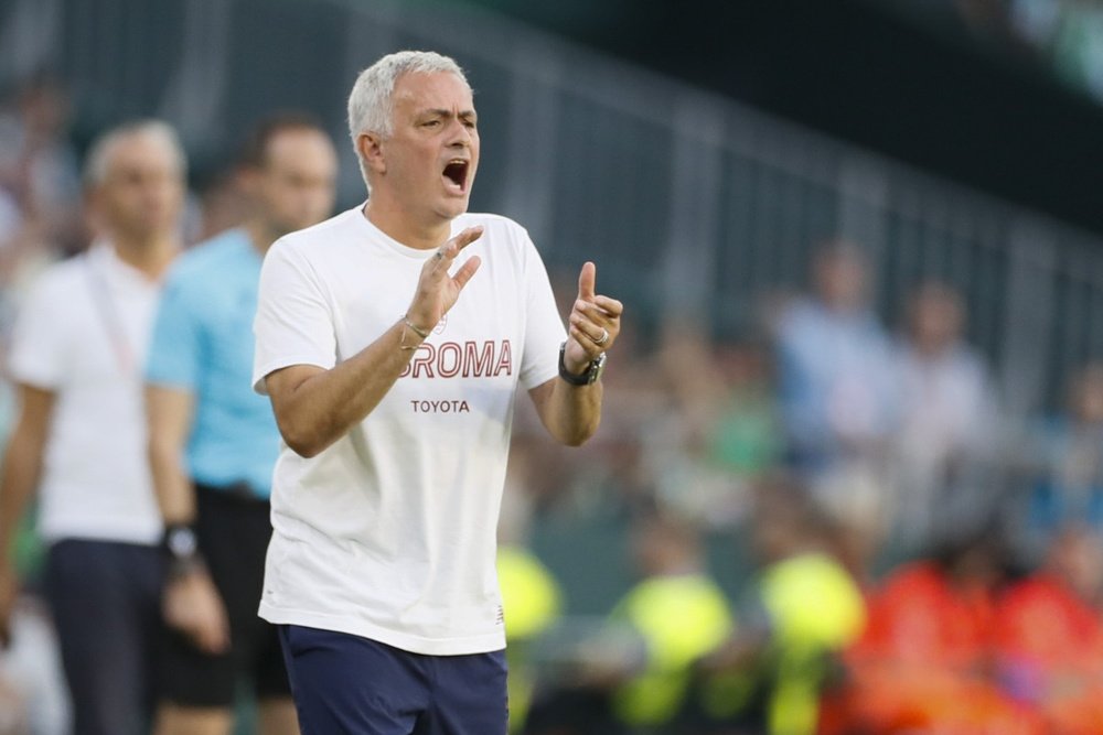 Could Mourinho be Roma and Portugal boss? EFE