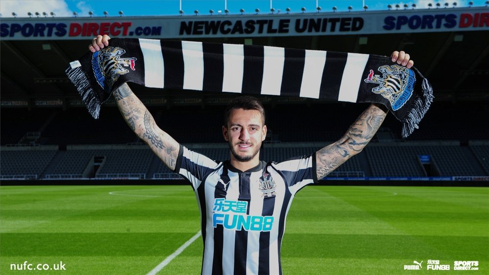Joselu signed for Newcastle United from Stoke City this summer. Twitter/NewcastleUnited