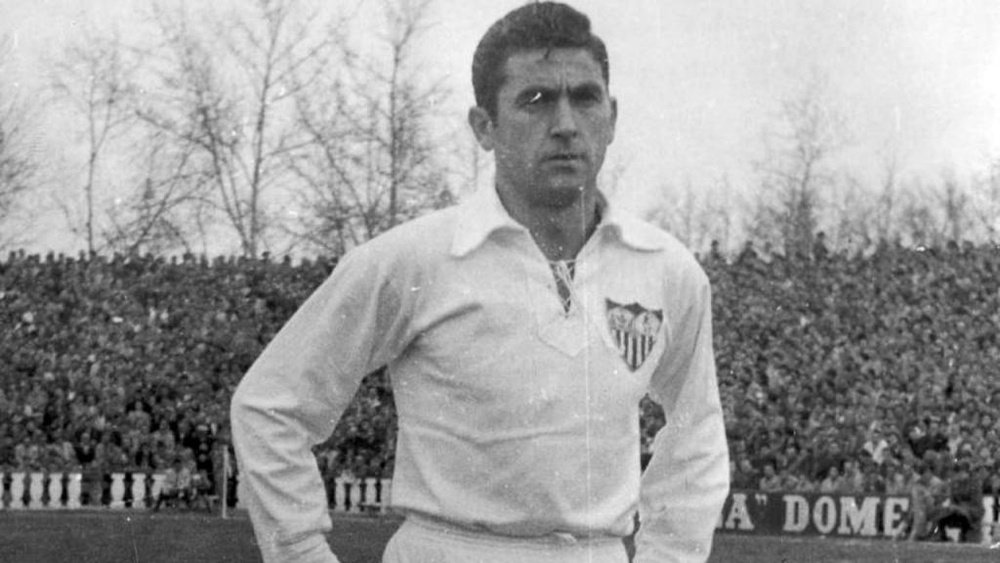 Juan Arza consiguió el 'Pichichi' en la 54-55. SevillaFC