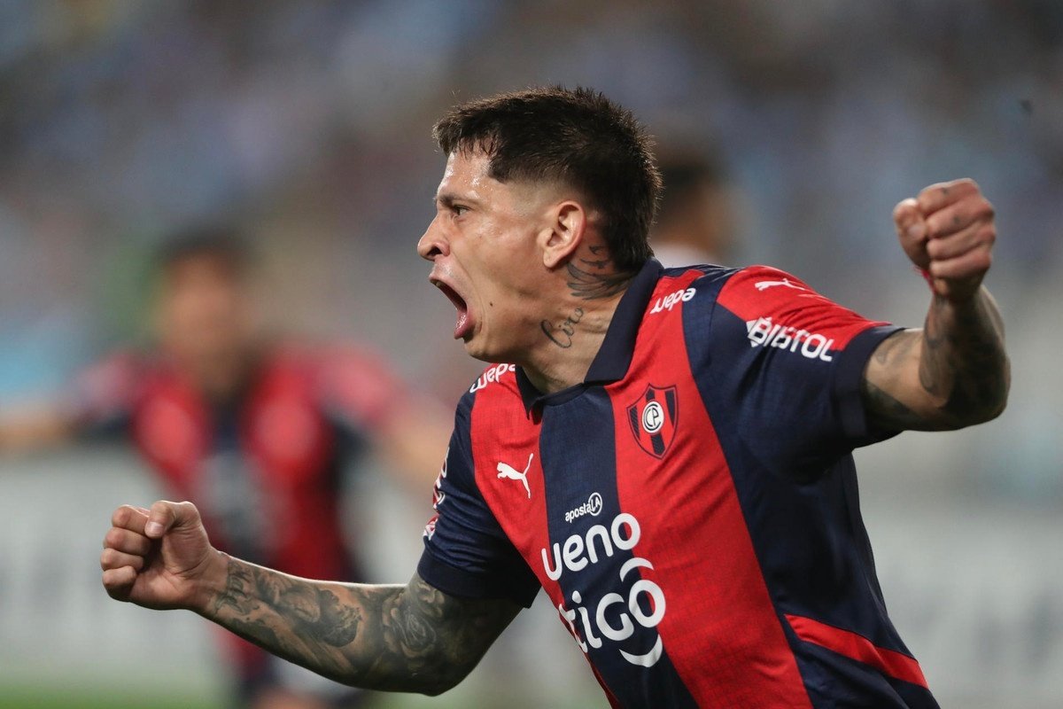 Cerro Porteño dejó encarrilada su clasificación a la siguiente fase de la Copa Libertadores después de vencer por 0-1 a Sporting Cristal gracias al solitario gol de Juan Iturbe.