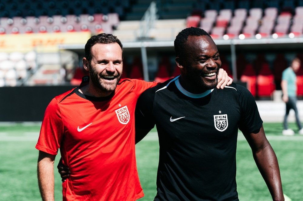 Mata disfruta con el Nordsjaelland. Twitter/FCNordsjaelland