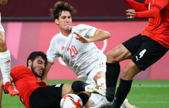 El seleccionador de Egipto pasó de puntillas por la posible roja a Taher