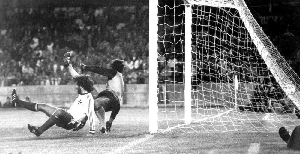 F tbol Vintage Espa a Del 12 1 A La Final De La Eurocopa 1984 f-tbol-vintage-espa-a-del-12-1-a-la-final-de-la-eurocopa-1984