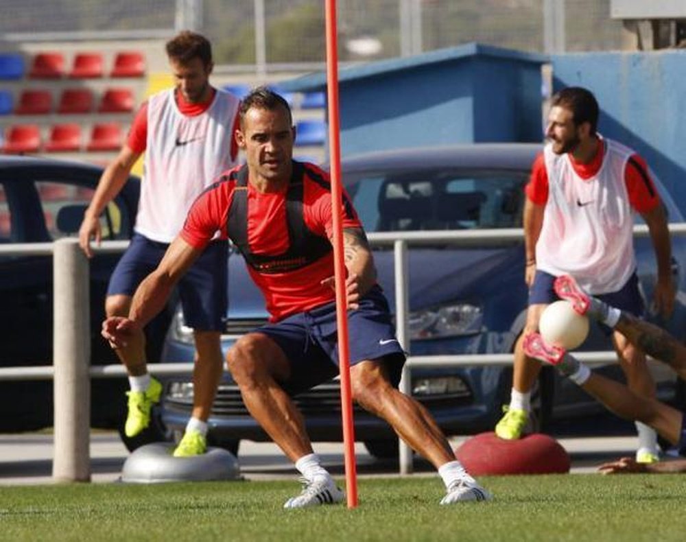 Juanfran, durante un entrenamiento con el Levante. Twitter