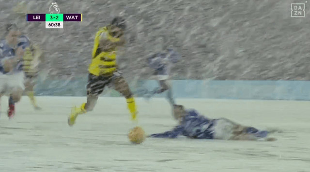El Leicester rinde al Watford y el Brentford rebasa al Everton entre nieve y ventiscas