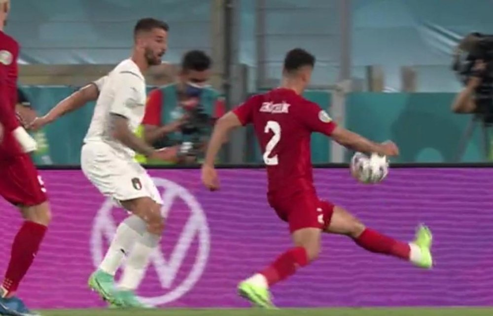 La Selección Italiana pidió hasta dos penaltis en la primera parte. Captura/Telecinco