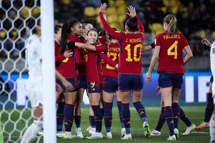 Debut redondo para España: goleada y reaparición de Alexia