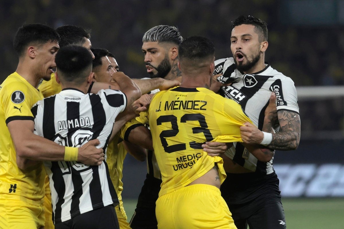 Semifinal Peñarol-Botafogo será disputada sem público brasileiro. EFE