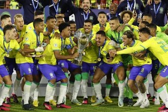 O Brasil é campeão do Sul-Americano Sub-20. Com mais um show de Andrey, a equipe de Ramon Menezes, que já estava garantida no Mundial da categoria, levanta o título.