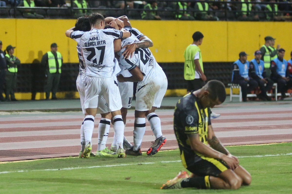 Central Córdoba deja a Deportivo Táchira en blanco