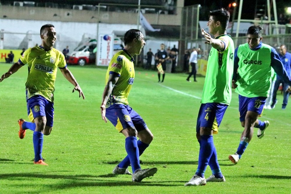 El gol de Di Vanni le dio el triunfo a Deportivo Capiatá. Deportivo Capiatá