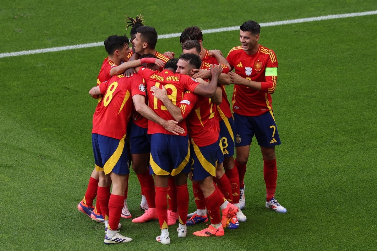 España perdió por primera vez la posesión en una fase final desde la Euro 2008