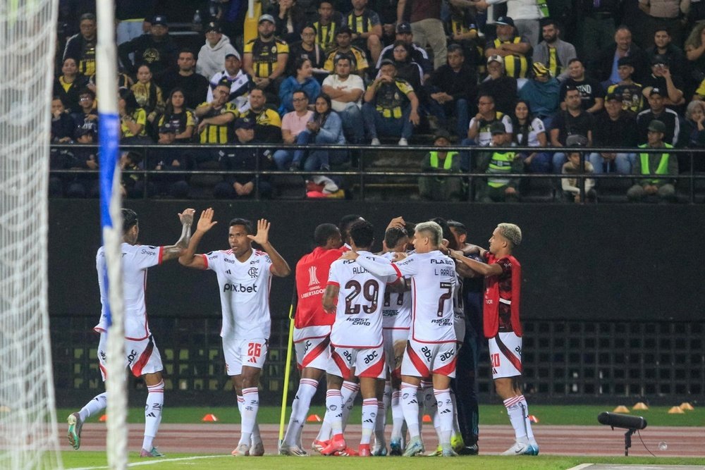 Córdoba enfrenta o Flamengo, favorito ao título. EFE