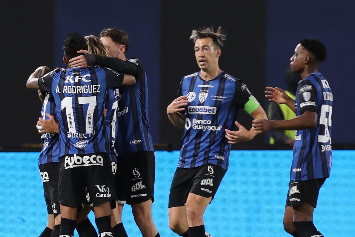 Independiente del Valle mostró su gran estado de forma al vencer a Mushuc Runa, que había sido el mejor en la fase de grupos de la Copa Sudamericana. El gol de Claudio Spinelli decantó la balanza para los locales.