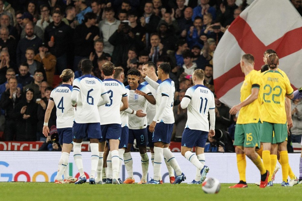 Inglaterra se rindió al gol de Ollie Watkins. EFE