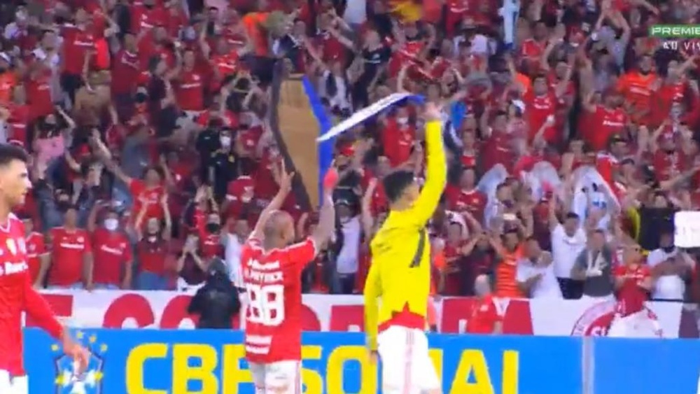 STJD denuncia Cortez e Patrick por briga no GreNal. Captura/PremiereTV