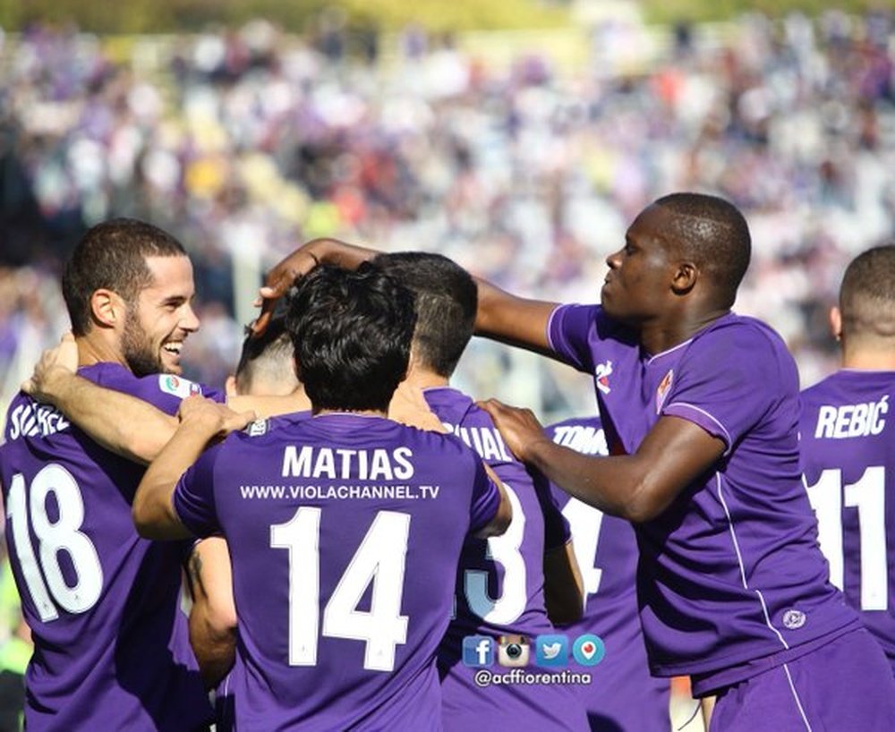 Jugadores de la Fiorentina, celebrando un gol ante el Frosinone. Twitter
