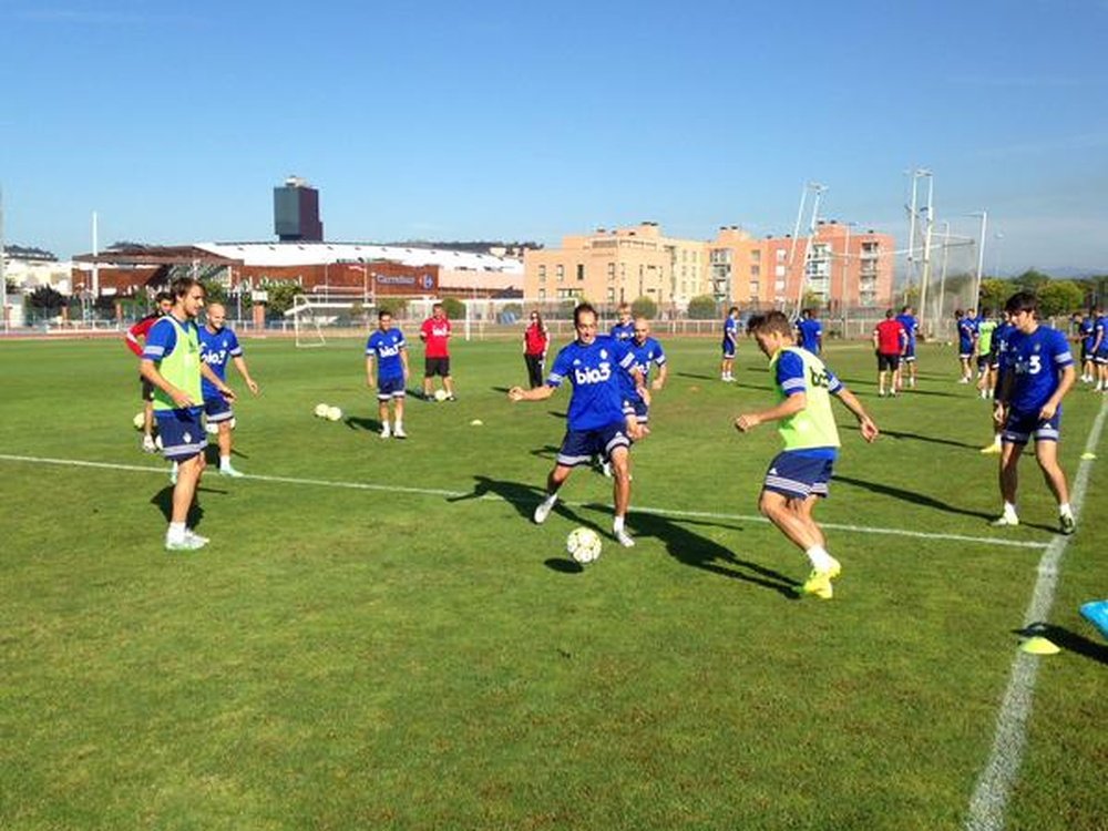 Jugadores de la Ponferradina durante un entrenamiento, preparando el partido ante el Alcorcón. Twitter.