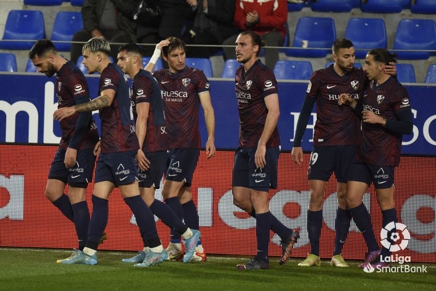 La SD Huesca empieza a correr para pillar el tren de los sueños