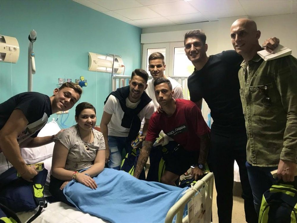 Los jugadores de la UD visitaron el hospital. Twitter/UDLP_Oficial