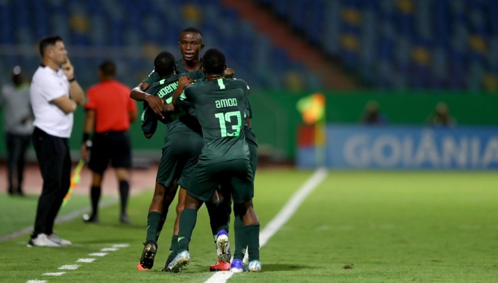 Jugadores de Nigeria Sub 17 celebran un gol ante HUngría. Twitter/thenff