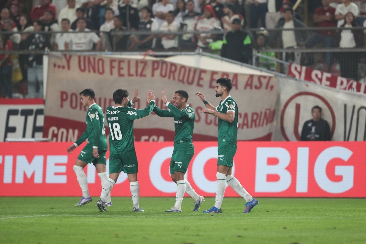 Noche plácida para Vitor Roque y Palmeiras en Perú