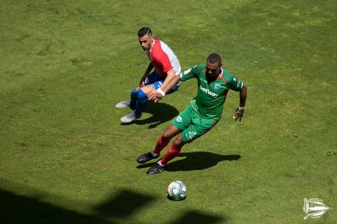 Sporting y Alavés reparten su alegría