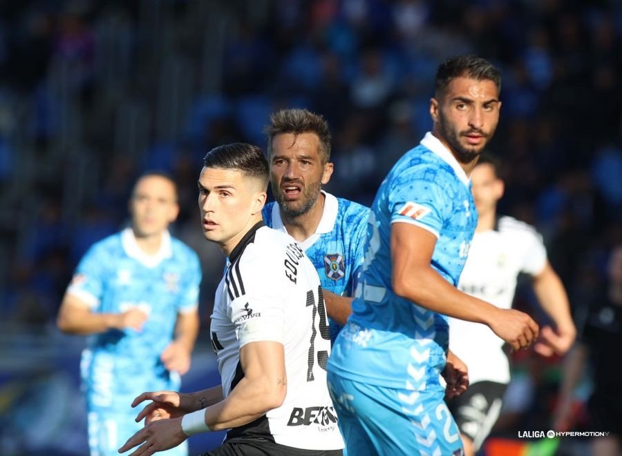 Tenerife y Burgos no pasaron del 0-0 en la jornada 35 de Segunda División. El VAR mandó a anular los goles de Yussi Diarra y Luismi Cruz que habrían dejado a los insulares a 7 puntos de la permanencia.