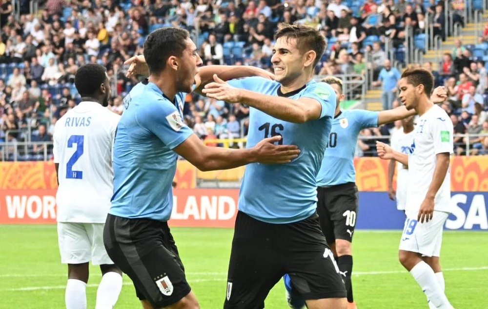 Uruguay pone pie y medio en octavos. Twitter/Uruguay