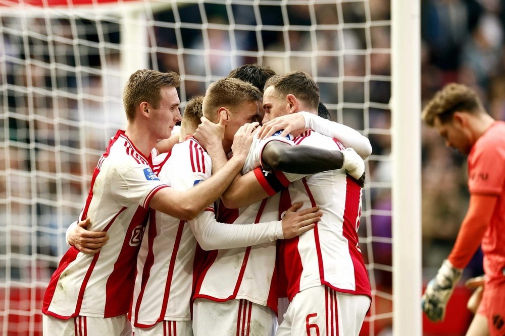 El Ajax gana en un día marcado por el empate en la lucha por la Eredivisie. EFE/Koen van Weel