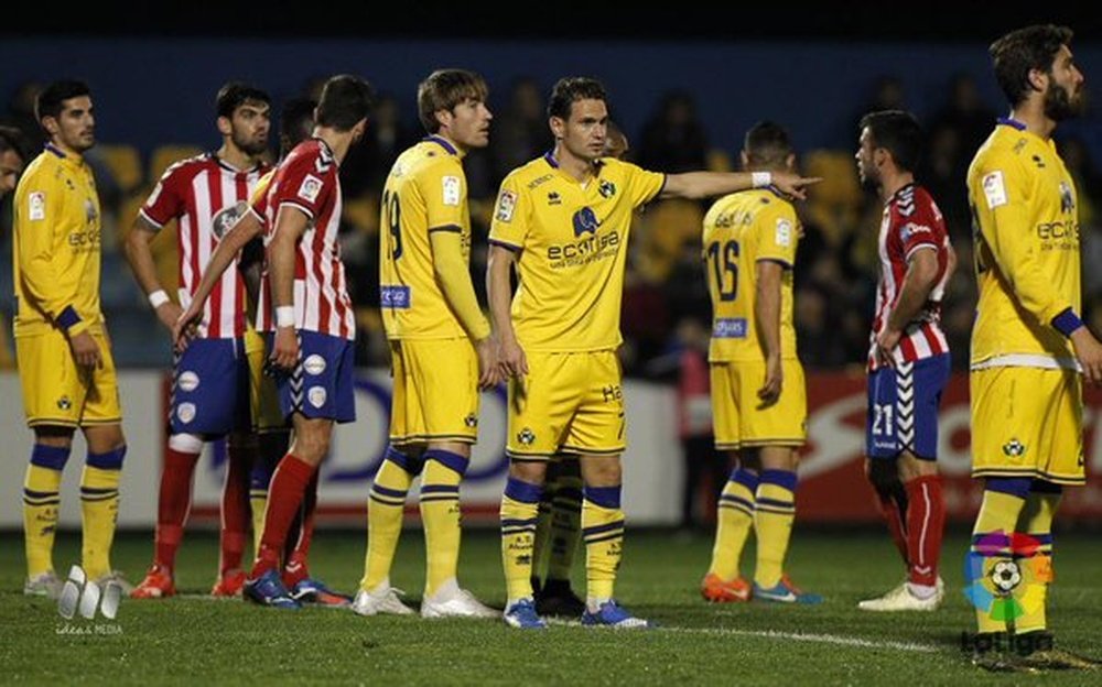 Jugadores del Alcorcón y el Lugo. Twitter