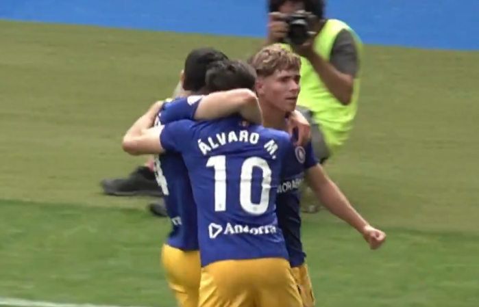 El Andorra golpeó primero ante el Ibiza. El conjunto del Principado aprovechó la localía en esta ida de las semifinales del 'play off' de ascenso a Segunda y derrotó por 2-0 al equipo que dirige Paco Jémez. En el Romano José Fouto, la Real Sociedad B ganó por 0-1 al Mérida y puso muy de su parte la eliminatoria.
