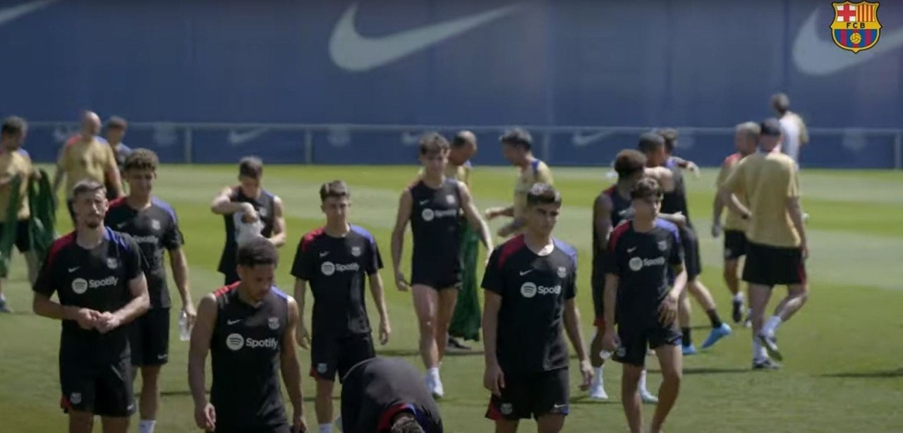 Julian Araujo back in Barcelona training