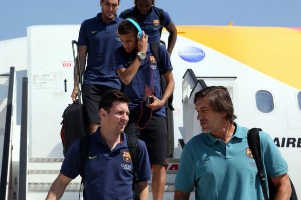 La afición del Barça la toma con el equipo durante el vuelo a Gijón