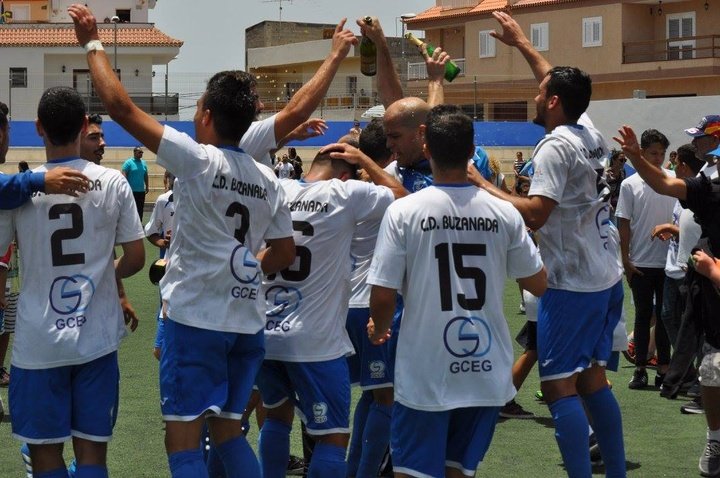 El Buzanada, campeón de la Copa Heliodoro al derrotar al Ibarra en la tanda de penaltis