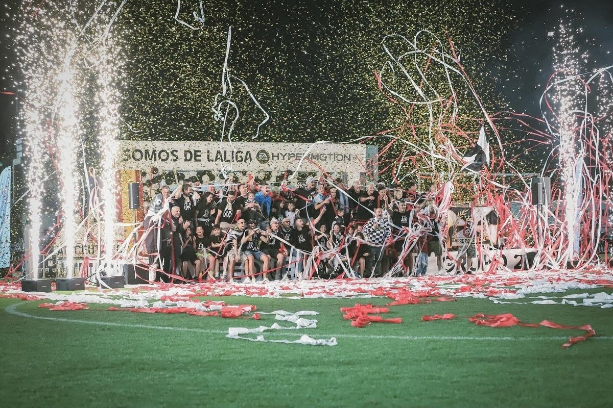 El Ceuta, supercampeón de Primera Federación. ADCeuta_FC