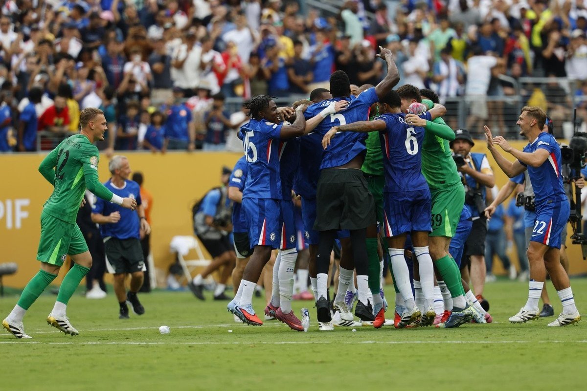 Transfer window opens doors for Chelsea clear-out