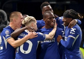 O Chelsea derrotou o Tottenham (2 a 0) no jogo adiado, da 26ª rodada, da Premier League. Os gols de Trevoh Chalobah e Nico Jackson colocam os 'blues' com 51 pontos na briga pela Europa.