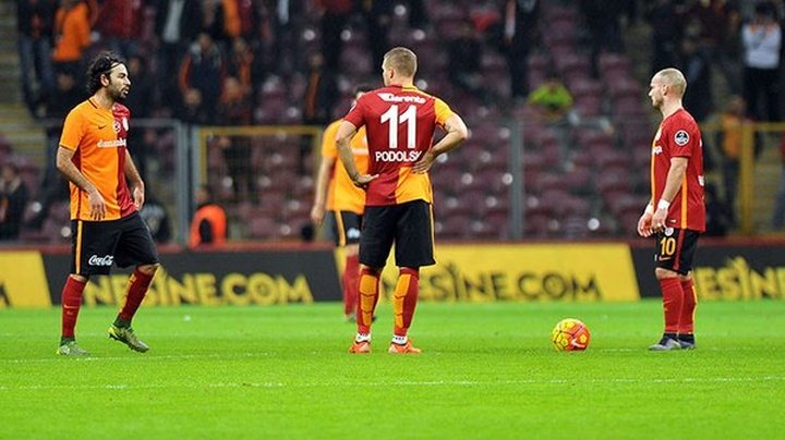 El Galatasaray se deja el liderato ante el Antalyaspor