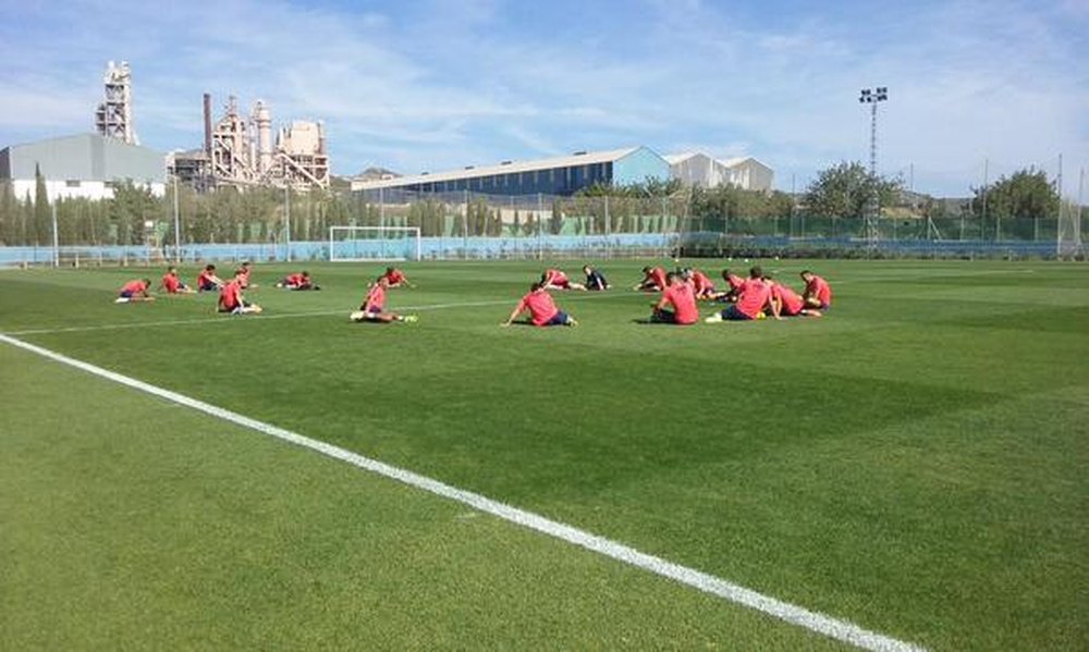 Jugadores del Levante en el Ciutat de València, durante un entrenamiento. Twitter.