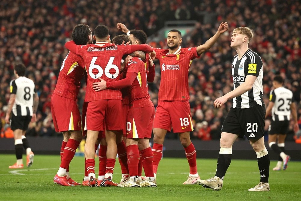 Les joueurs de Liverpool célèbrent un but. EFE