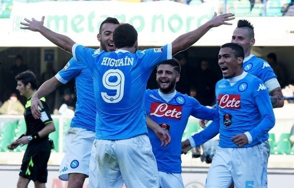 Jugadores del Nápoles, celebrando un gol marcado al Hellas Verona. Twitter
