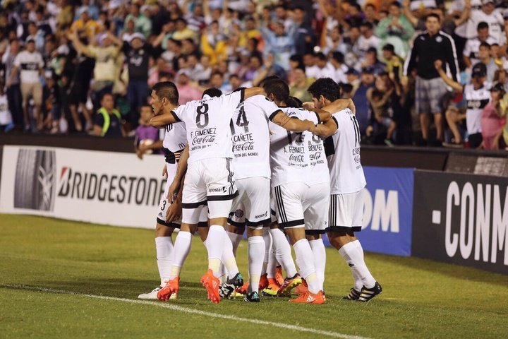 Roque Santa Cruz fulmina al subcampeón de la Libertadores