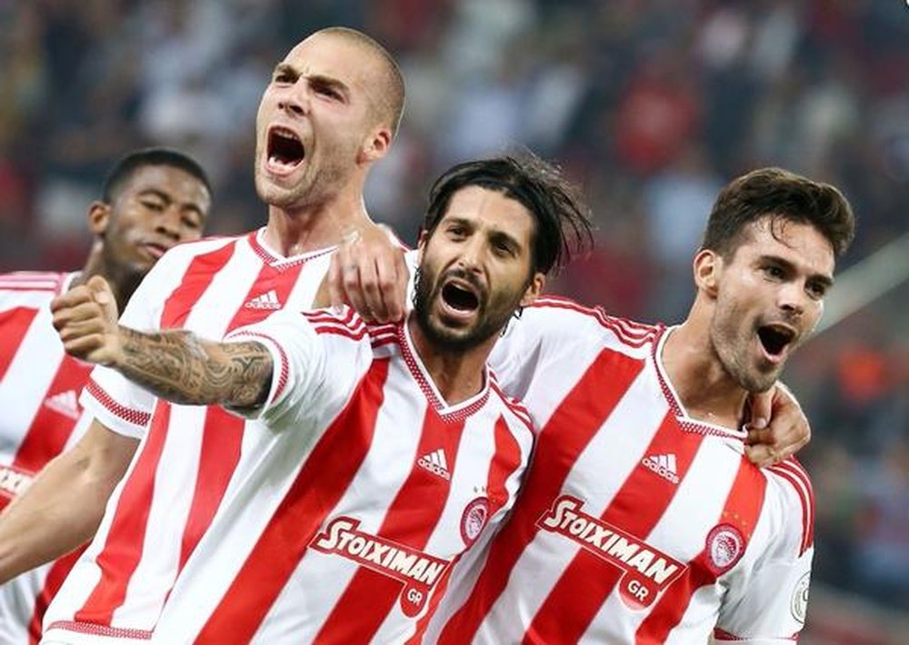 Jugadores del Olympiakos, celebrando un gol. Twitter