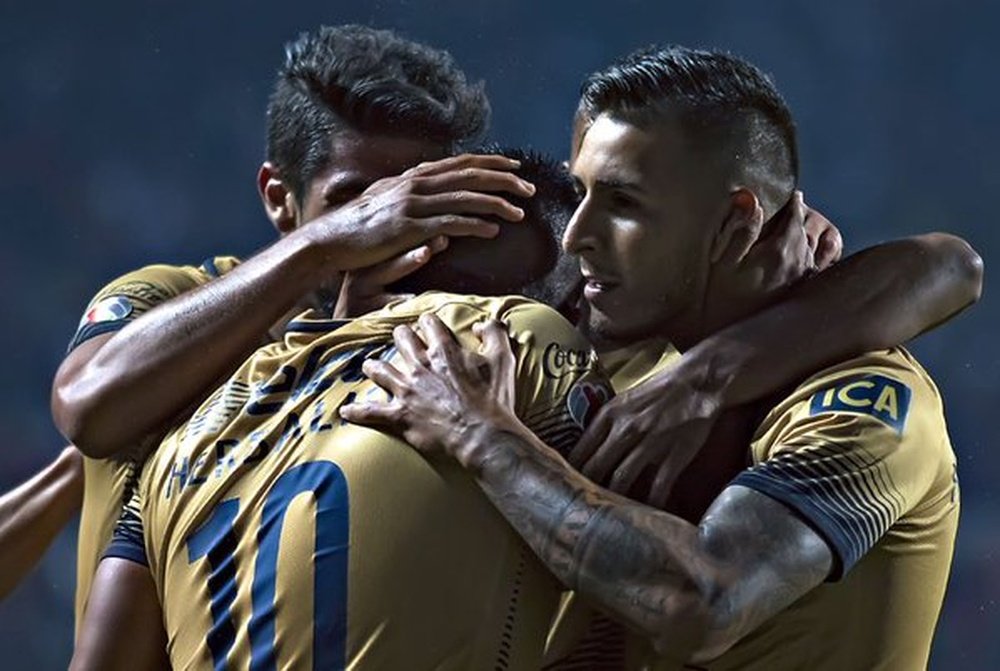 Jugadores del Pumas, celebrando un tanto. Twitter