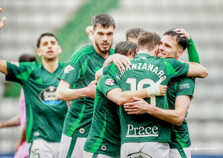El Racing de Ferrol deja la tumba abierta