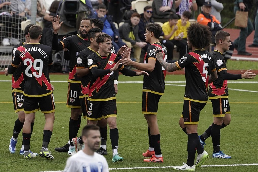 El Rayo Vallecano se dio un homenaje. EFE