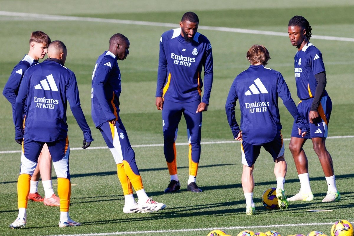 Mendy vuelve a entrenar y Vini se va de vacaciones. EFE/Javier Lizón